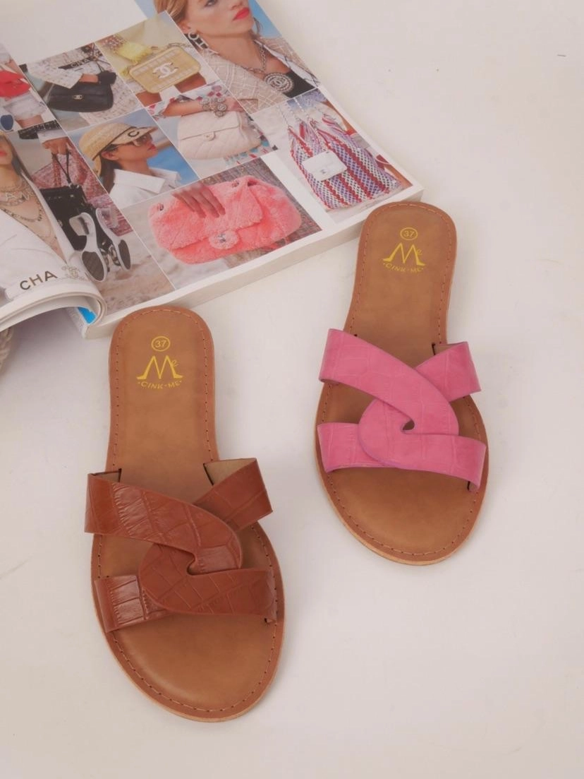 BQO3B, Mules plates effet crocro